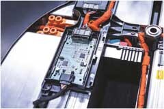 BMS：新能源汽車?yán)m(xù)航和安全的“守望者”