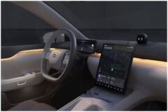 中控與儀表盤的數字化與大屏化，對汽車用戶與開發者而言帶來了哪些變化