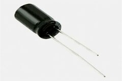 如何通過基本描述找到需要的電容？