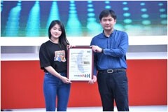 135屆廣交會 SGS在智能制造新品發布會為VITURE頒發認證證書