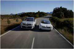 寶馬阿里再牽手，AI大語言模型上車升級智艙體驗(yàn)