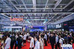 隆基在SNEC2025上正式發布HIBC技術與700W高效光伏組件