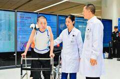 成都京東方醫(yī)院完成世界首例反向折疊脊柱畸形手術 彰顯醫(yī)工融合創(chuàng)新技術實力