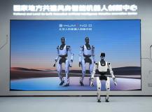 全國首個全自主無人化人形機器人導覽解決方案發布，徹底擺脫遙控